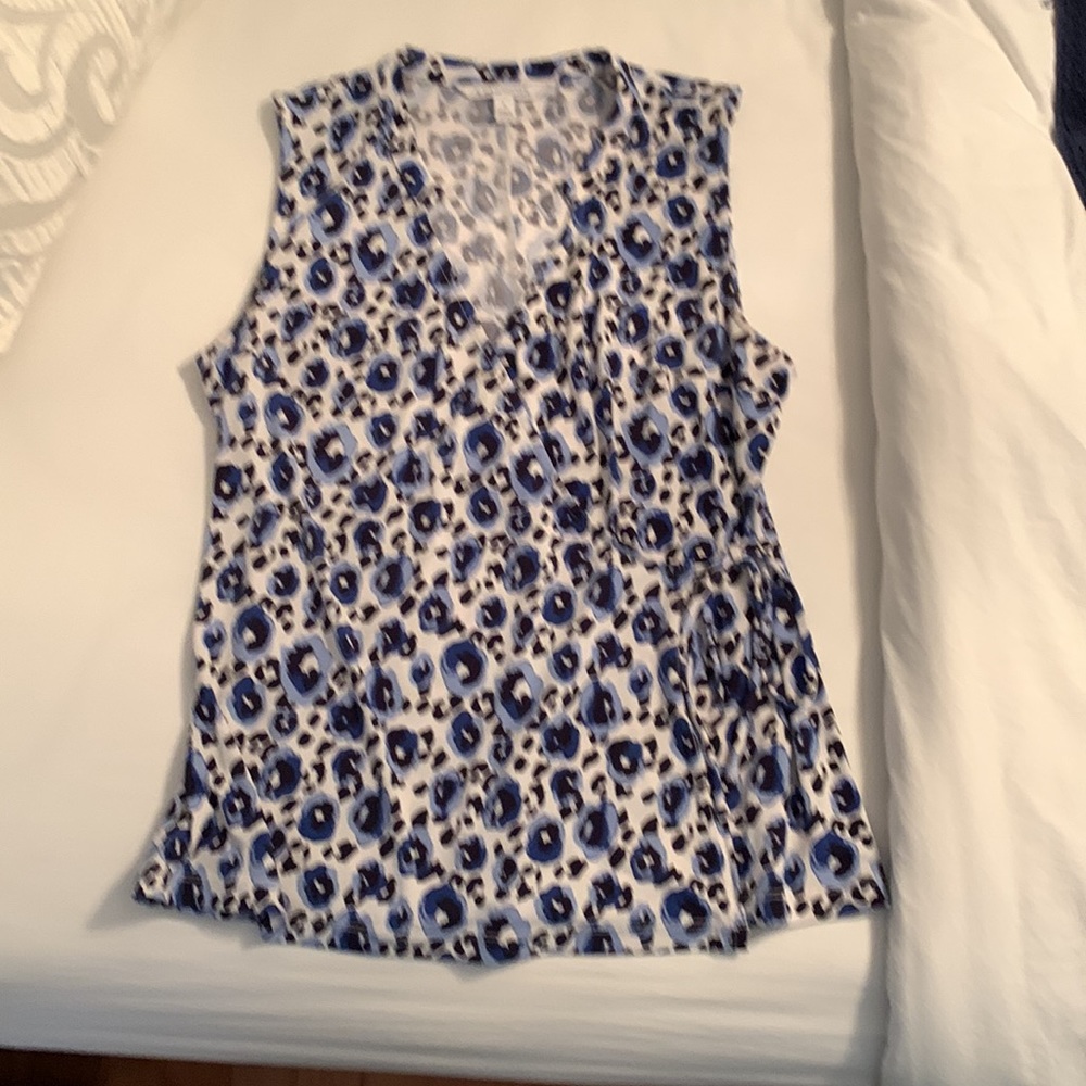 41 Hawthorn sleeveless blouse. Tie wrap front detail. Size Medium
